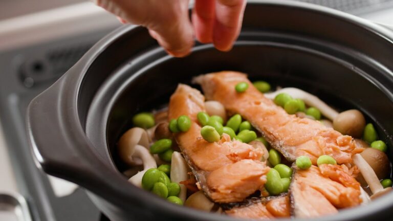 【鮭の炊き込みご飯】春らしい彩で