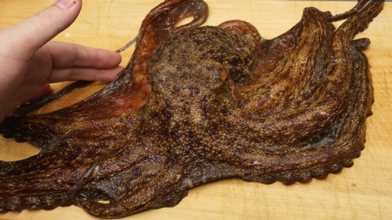 タコの下処理「塩もみ」と唐揚げの作り方