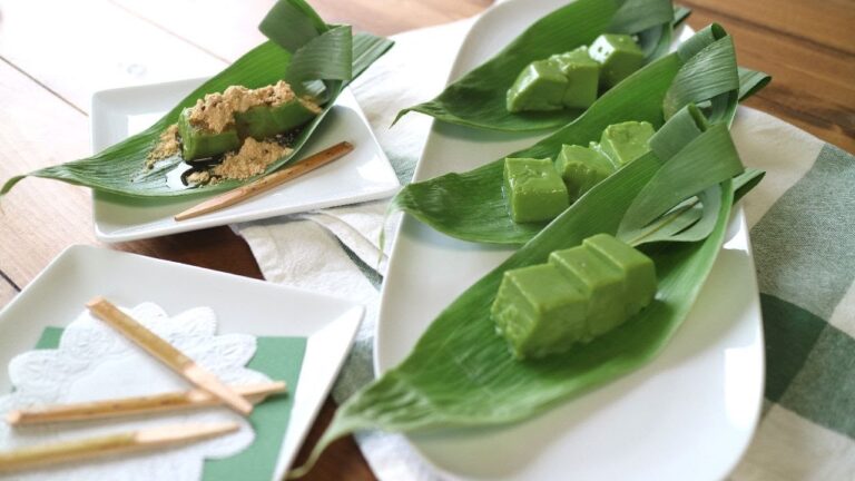 Katakuriko Matcha Milk Mochi 片栗粉de抹茶ミルク餅!きな粉黒蜜をかければ信玄餅みたい!