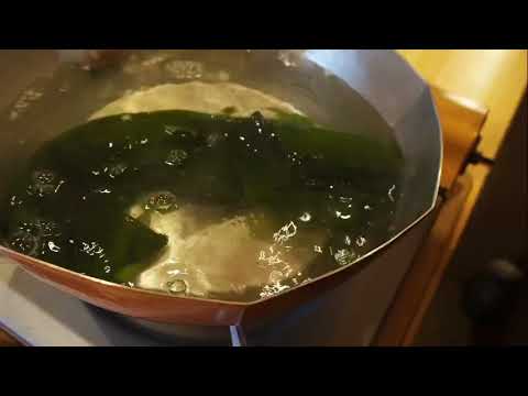 北海道産　ワカメのしゃぶしゃぶ