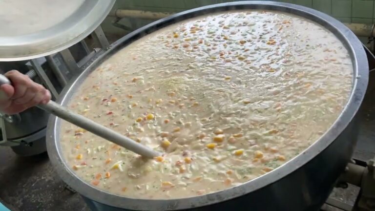 彩り良く仕上がりました、夏野菜チャウダー！！