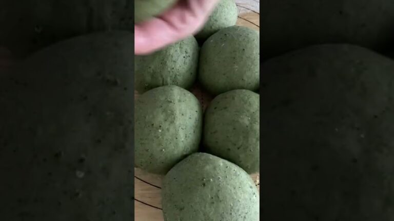 ふわふわで美味しい本格よもぎパン｜丸パン｜Mugwort bread