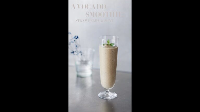 ✴︎アボカドクリーミースムージー　イチゴ&ミント✴︎avocado smoothie ✴︎ #グリーンスムージー #ヘルシーレシピ #ヘルシーおやつ #スムージー #ローフード
