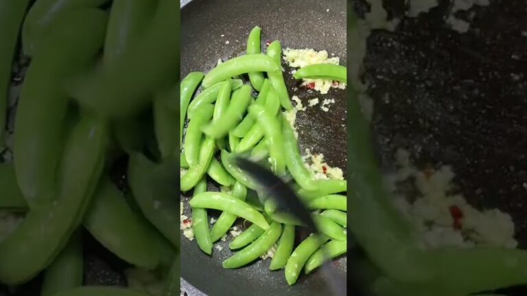 フライパン1つ、材料3つ！ニンニクのパンチが効いた【スナップエンドウのガーリック炒め】レシピ