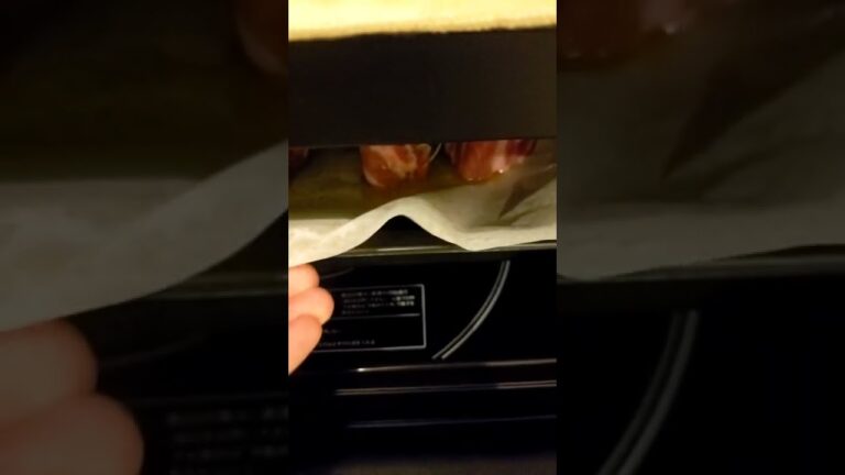 豚のスペアリブ。塩胡椒とタイムでシンプルに。