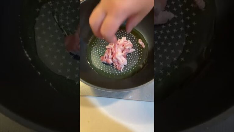 【味染み肉じゃが】週1食べたい味染みまくり肉じゃが作っていくで⭐️#shorts #ご飯  ＃和食＃肉じゃが#じゃがいも