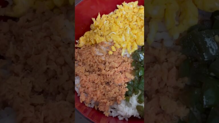 #Shorts 鮭ピーマン卵の三色丼の作り方！！