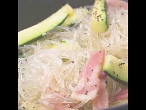 ベーコンのうまみが染みる ズッキーニの炒めもの ｜ moguna[モグナ]