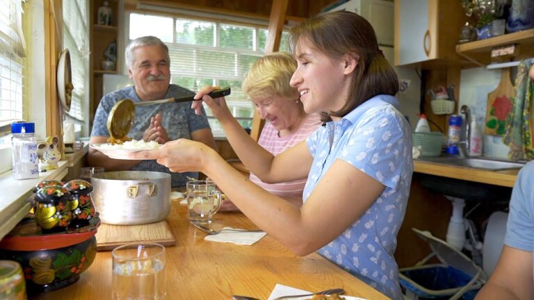 2年ぶりに食べるカレーライスを食べた家族の反応はいかに…