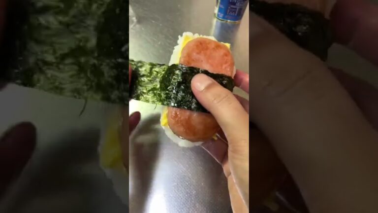 スパムおにぎりの作り方。スパムって何でこんなにうまいんだ？#shorts#沖縄