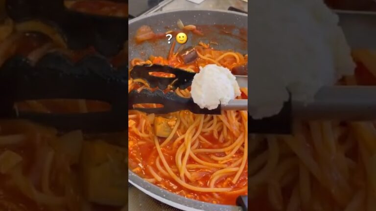 褒められランチ🍝ナスとチーズのトマトパスタ！