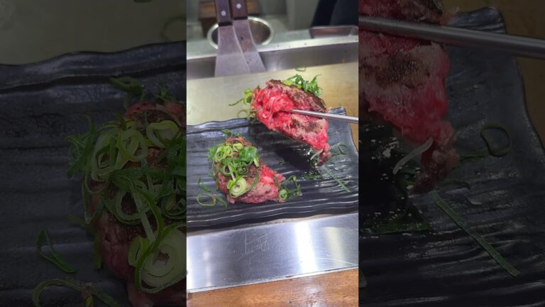 超レアで提供される肉厚ハンバーグ！目の前の鉄板で自分好みに焼き上げる斬新なシステム【極味や：東京渋谷】