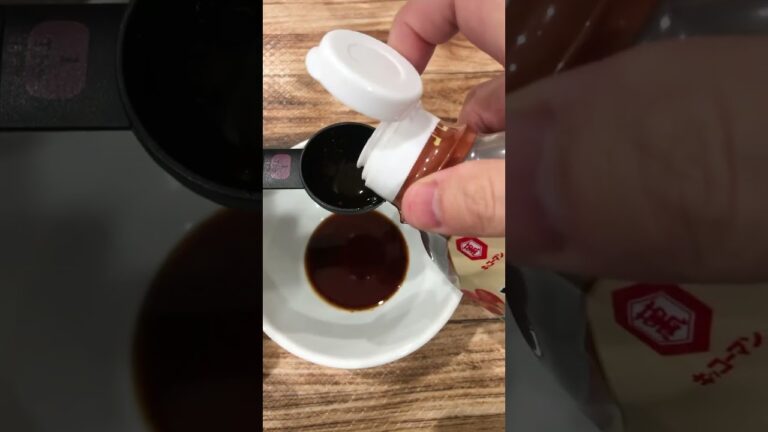 【ラー油だよ】ピリ辛きゅうりとハイボールで晩酌するだけの動画 ＃Shorts