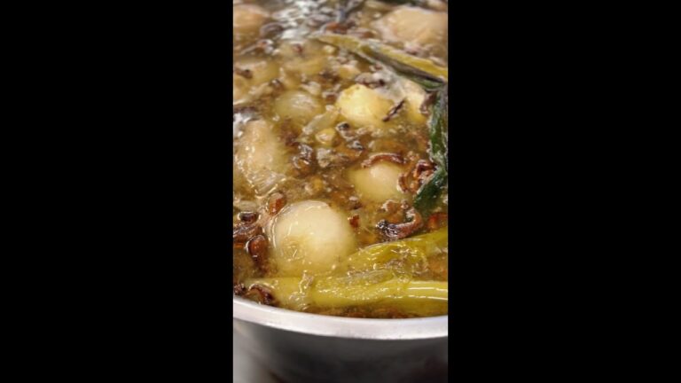 (2)【伊蔵八】「美味しそうな匂いしますね」真新しい食材は使わずに仕込む理想のスープ Best Ramen