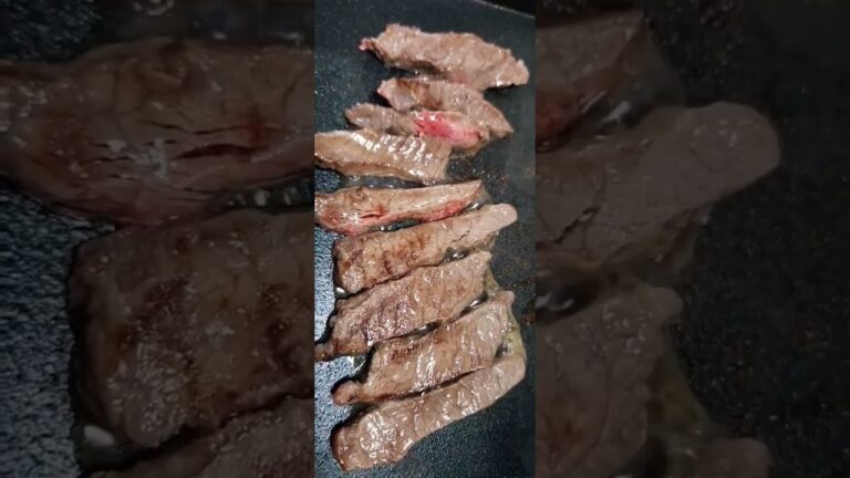 🥩肉を焼くだけ。焼肉のタレとコチュジャンを混ぜたタレで食べました。
