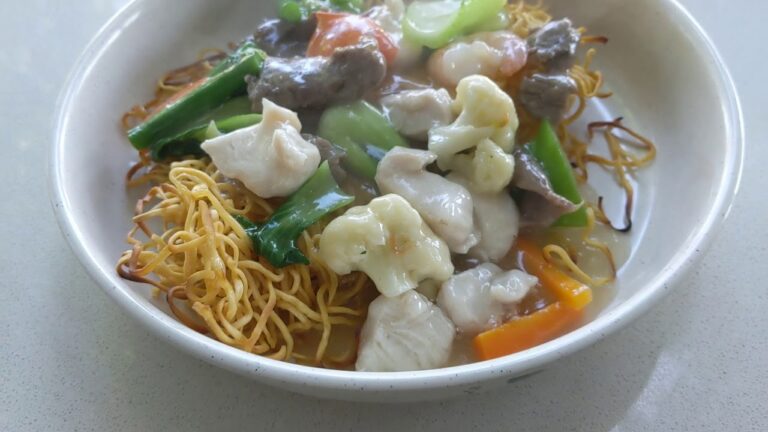 ミニアジアンキッチンのあんかけかた焼きそば美味し@オーストラリアFried noodle with thick sauce is yum at MINI ASIAN KITCHEN@Australia