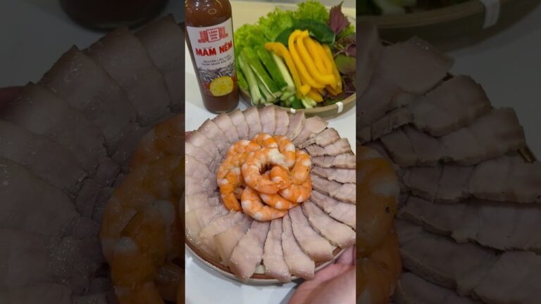 Gỏi cuốn mắm nêm.