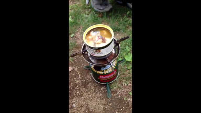 山めし ①さば水煮缶＋にんにく、鷹の爪、②牛肉の大和煮＋赤ワイン