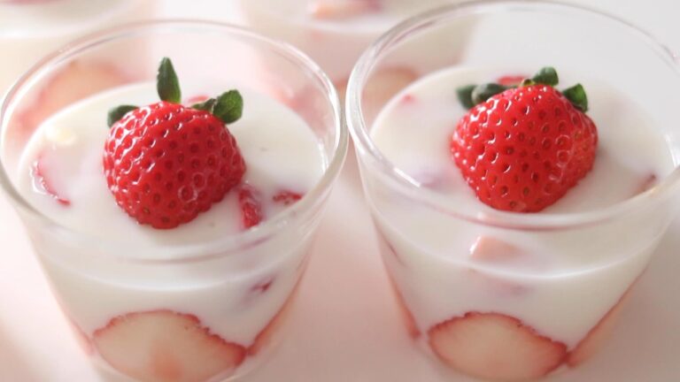 混ぜて冷やすだけ！ふるふる♡いちごのミルクプリンの作り方 / Strawberry milk pudding recipe