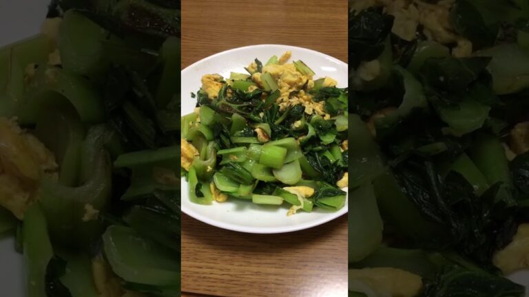 小松菜と卵の炒め物作ってみました♫少し焦げちゃった