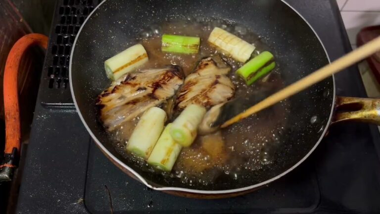 今夜は定番のブリの照り焼き