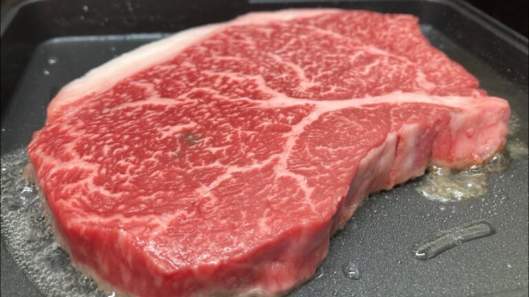 和平フレイズの大きなホットサンドメーカーでステーキを焼くだけの動画