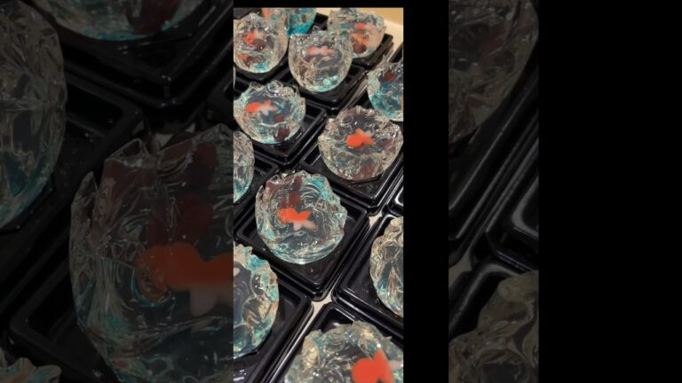 和菓子で作る金魚鉢 #shorts #上生菓子 #和菓子 #和菓子職人 #金魚