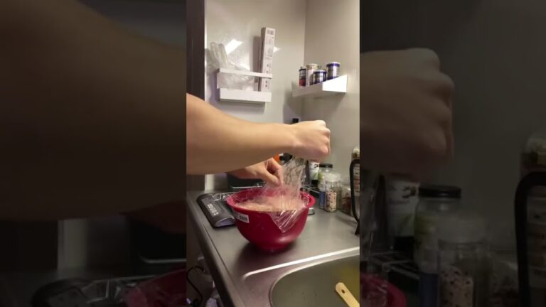 ダイエットの天敵でもある鶏胸肉のパサパサ感。ちょっとした工夫で柔らかジューシーのダイエット飯に大変身！ #男飯 #飯テロ #筋肉飯 #ダイエット #ダイエットレシピ