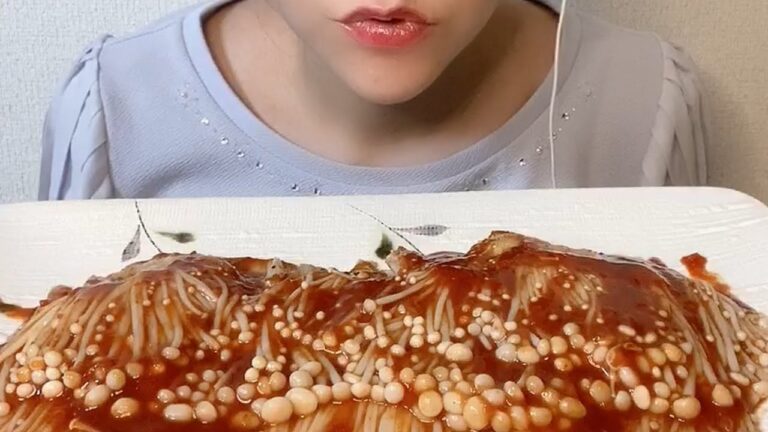 【eating sound】激辛エノキを食べる音【咀嚼音】【ASMR】💡字幕を設定してください💡