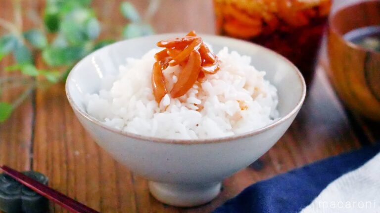 【柿の種のオイル漬け】ごはんが進む！サラダや料理のトッピングにも♪｜macaroni（マカロニ）