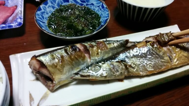 今日の夕飯のメニュー(献立)　秋刀魚、湯豆腐など。