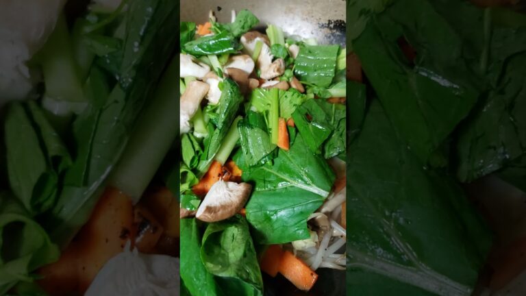 肉野菜炒めに小松菜と豆苗も入れる健康で美味しいひよっこクッキング