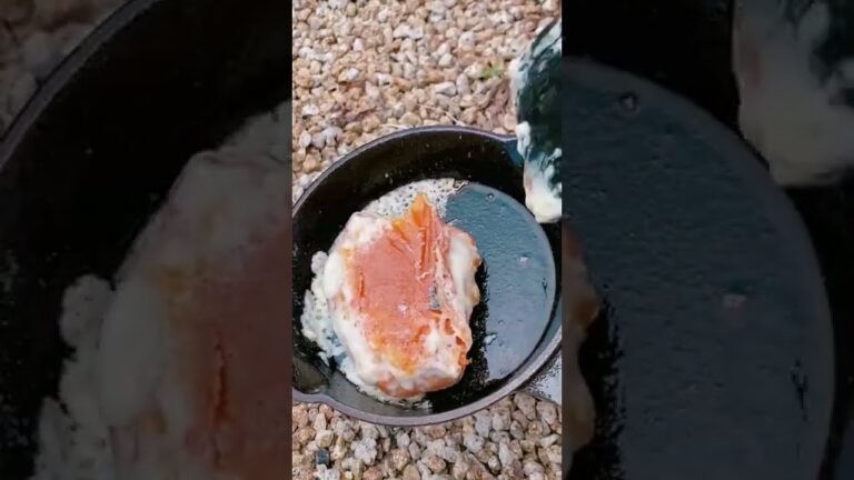 【キャンプ飯】糖質制限をしながらチーズと肉を食べる方法#shorts