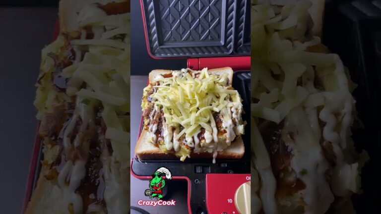 お好み焼きを無理矢理サンドしたら大変なことになったｗｗｗ#shorts #飯テロ #ホットサンドメーカー