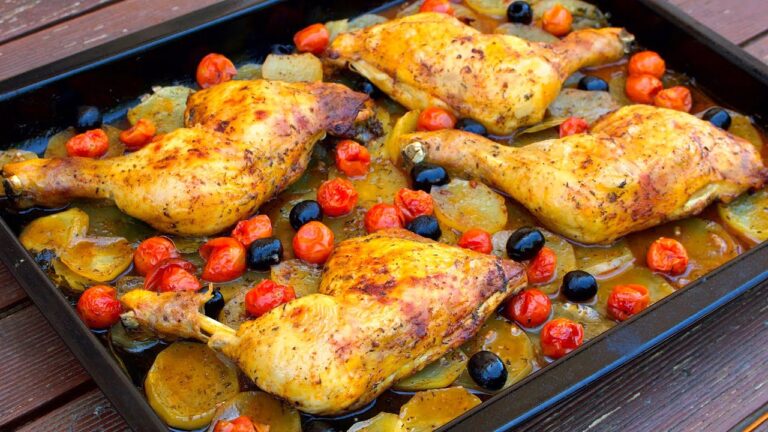 ¡Jugoso y Lleno de Sabor! Pollo Asado al Horno con Patatas - Estilo Mediterráneo.