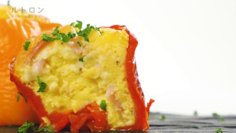 まるでお花！お弁当に入れたいカラフルピーマンカップのオムレツ