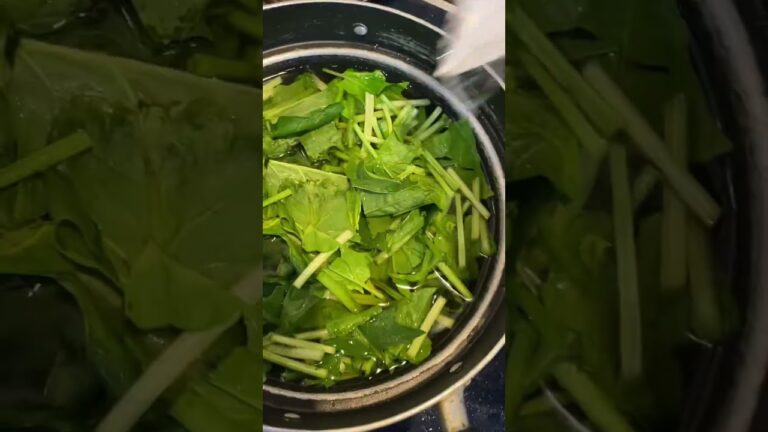 我家の味噌汁♪出汁は業務スーパーの鰹節😋