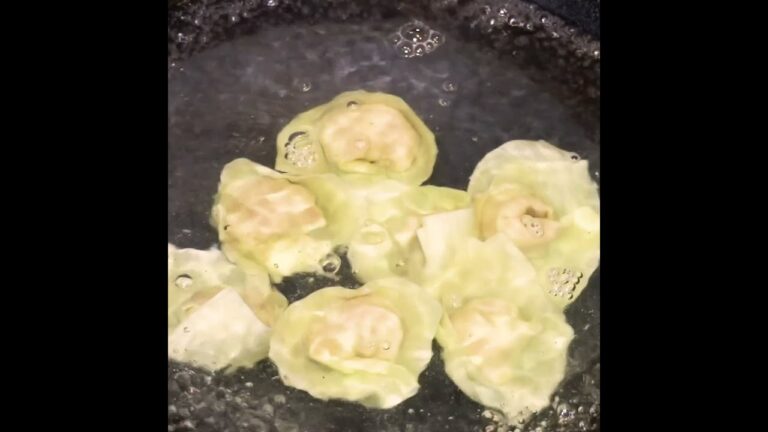 【一流シェフの中華レシピ #ダイジェスト版 】人気中華店 AUBE 東シェフ直伝「鶏挽肉と生姜のワンタン」の作り方 #Shorts