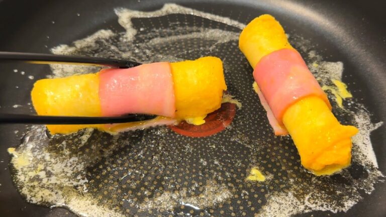 ベーコンエッグロールトースト 簡単食パンレシピ チーズやジャム入り ベーコン卵トースト#25