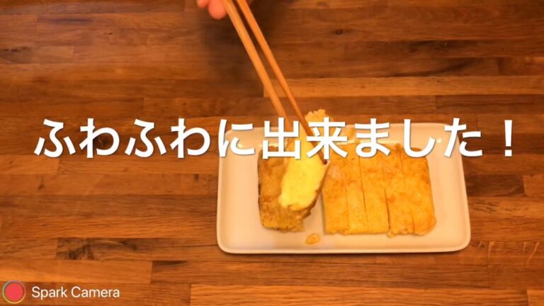 タマゴ星人がだし巻き卵を作る