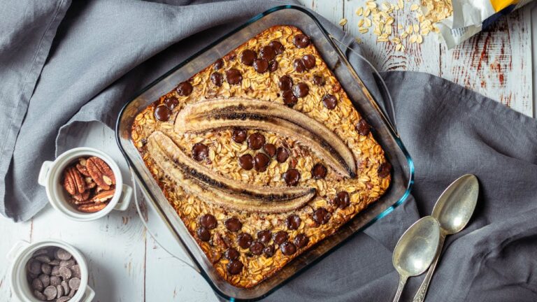 混ぜて焼くだけ・簡単でヘルシー！ベイクドオートミールのレシピ