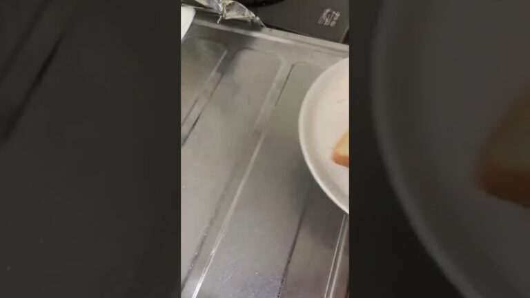 【低収入】贅沢なマヨネーズパン作ってみた #shorts #朝食 #介護 #日常