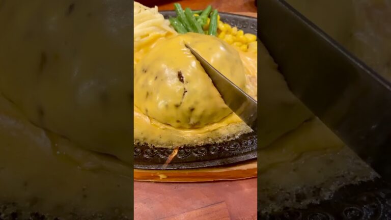 【浅草グルメ】肉汁滴るチーズハンバーグが堪能できるお店！#shorts