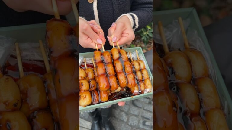 【大阪団子】1本90円！タレにどっぷり浸かったみたらし団子🍡#shorts #大阪グルメ #japanesefood #japan #団子 #mochi #osaka