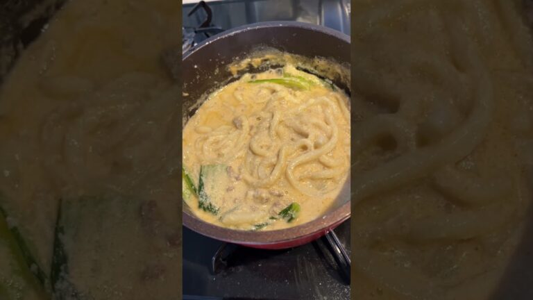 体を優しく温める胡麻味噌坦々うどん #shorts