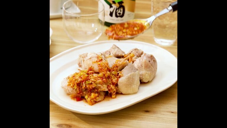 鶏もも肉のラー油ソースがけ