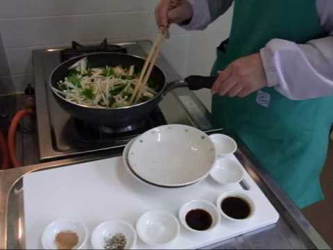 えのき料理レシピ　「えのきと菜の花のオイスターソース炒め」