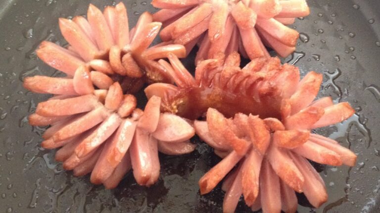 おかしなおかしなソーセージ The strange sausages.