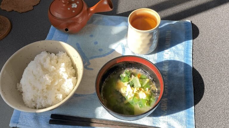 小松菜と卵のお吸い物[簡単朝ごはん]
