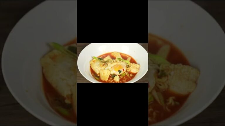 【韓国料理1分レシピ】韓国ラーメンで簡単に作るスンドゥブのレシピ/純豆腐チゲ作り方　#shorts